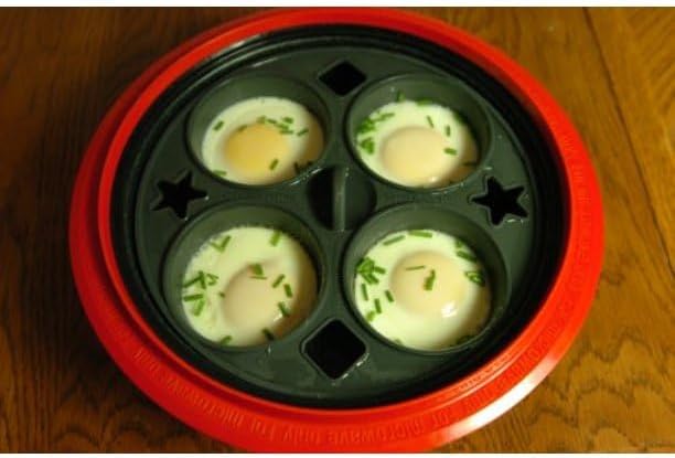 1.5-Quart Nonstick 4-piece Everyday Pan Set for Microwave Cooking, Red