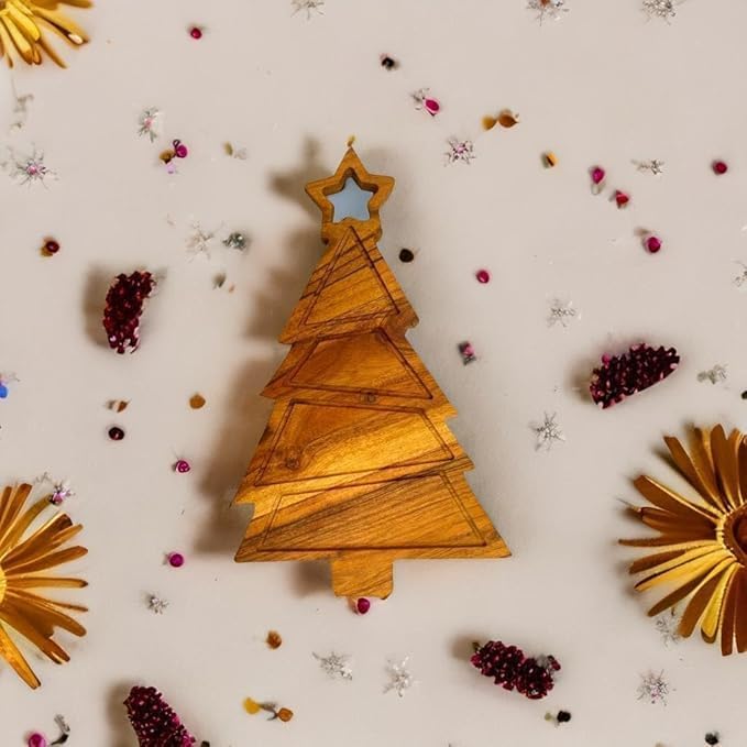 Christmas Tree Shaped Wood Cutting Chopping Board for Kitchen, Wooden Charcuterie Platter, Decorative Serving Tray, Cheese Boards,Christmas Gift 37.3L x 22.6W cm Natural Wood Brown
