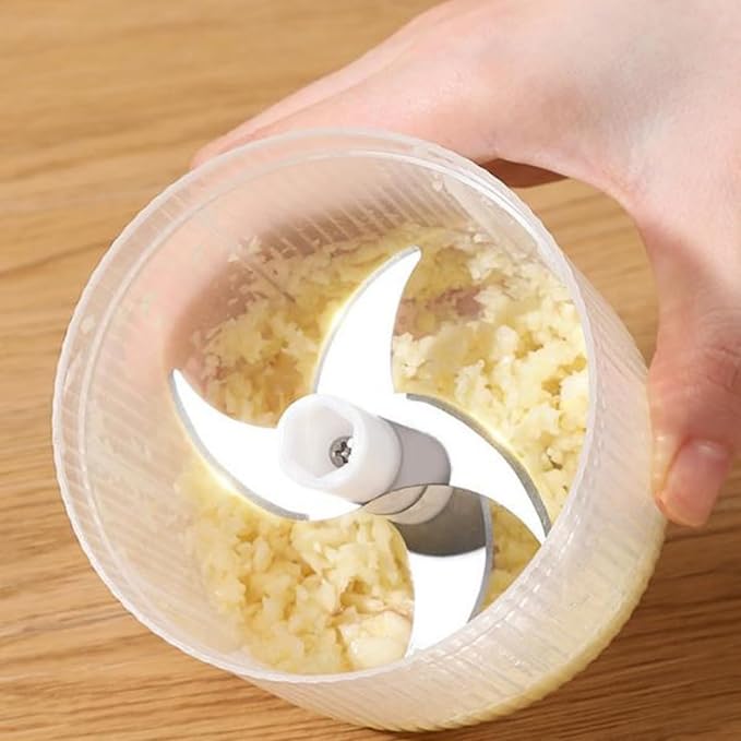 Electric Garlic Chopper,Mini Portable Veggie Choppers, 250ml Portable Electric Mini Food Chopper with 4 Sharp Blade, Cordless Food Processor for Ginger (Blue*2pcs)