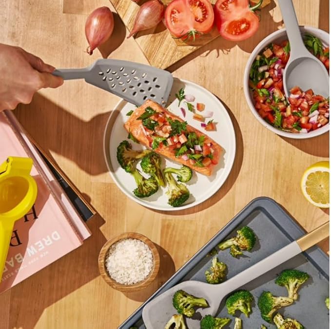 Durable, chic, and multifunctional, the Beautiful 3-Piece Silicone Tool Set is a go-to essential you'll reach for time and time again in your kitchen.