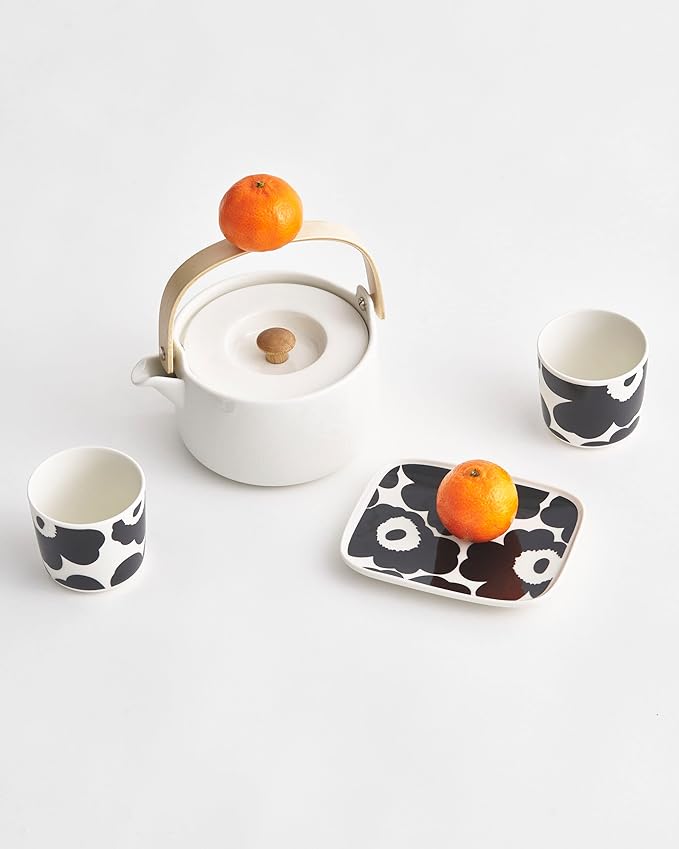 MARIMEKKO Oiva Stoneware Teapot — Refine Your Kitchen Décor with Our Iconic White Stoneware — Stylish & Classic Ceramic Teapot with Tea Infuser Lid (26.63 oz)