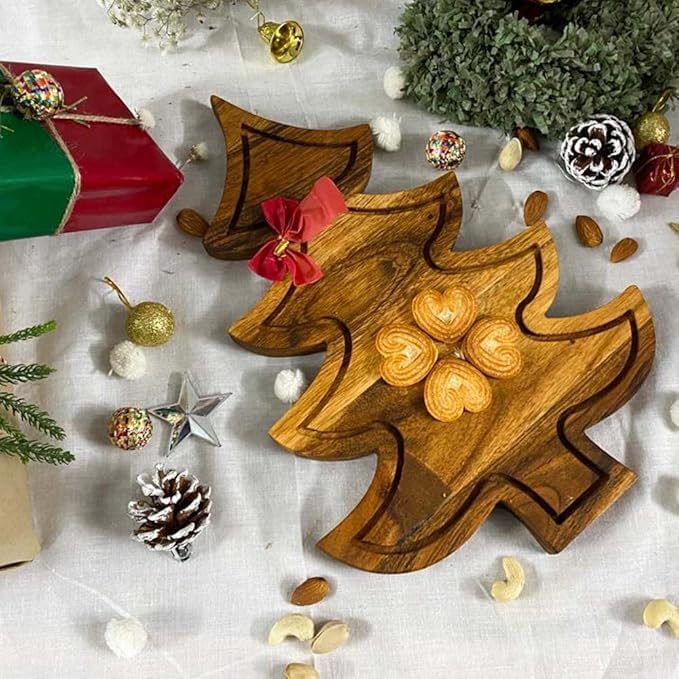 Christmas Tree Cutting Chopping Board for Kitchen with Grooves, Charcuterie Wooden Serving Tray for Cheese Serving Platter Christmas Gift 33L x 22.9W cm Natural Wood Brown