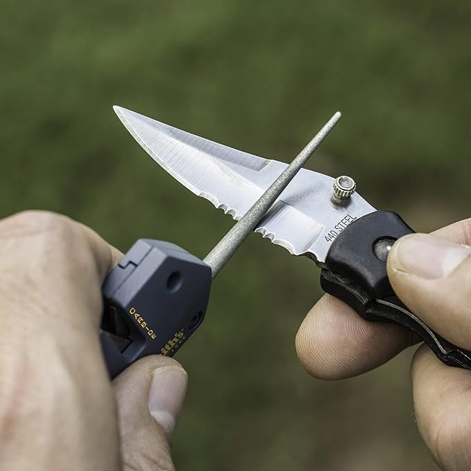 Smith’s Pocket Pal Tactical Knife Sharpener - 2 Stage Sharpener & Diamond Sharpening Rod - Pocket Clip - Outdoor Hunting Knife & Hook Sharpener - Compact & Lightweight