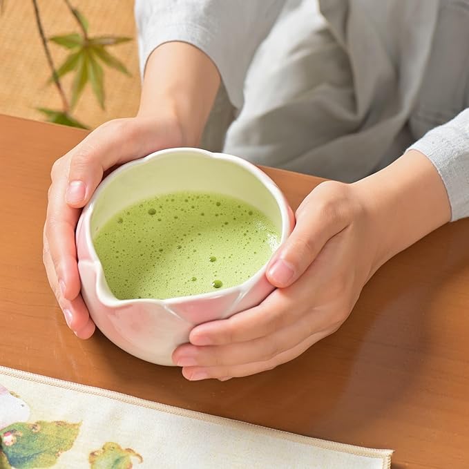 8 traditional matcha bowls with spouts, ceramic matcha bowls (Chawan), matcha mixing bowls for stirring matcha, tulip style (White and pink)