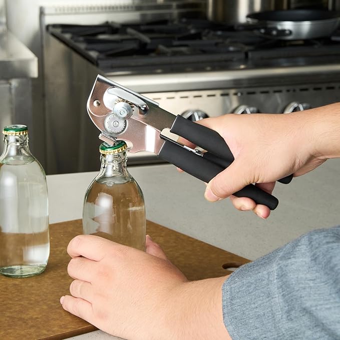 Restaurantware Stainless Steel Magnetic Manual Can Opener - German Standard Black Crank Can Opener with Magnet, Ergonomic Handle, Non-Slip - Heavy-Duty Hand Can Opener, Easy Turn, Sharp Blade