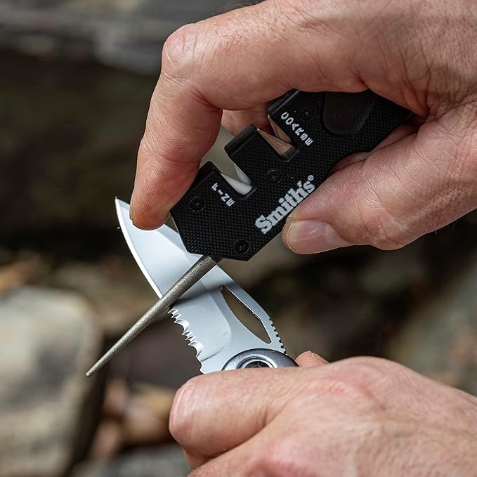 Smith’s Pocket Pal Tactical Knife Sharpener - 2 Stage Sharpener & Diamond Sharpening Rod - Pocket Clip - Outdoor Hunting Knife & Hook Sharpener - Compact & Lightweight