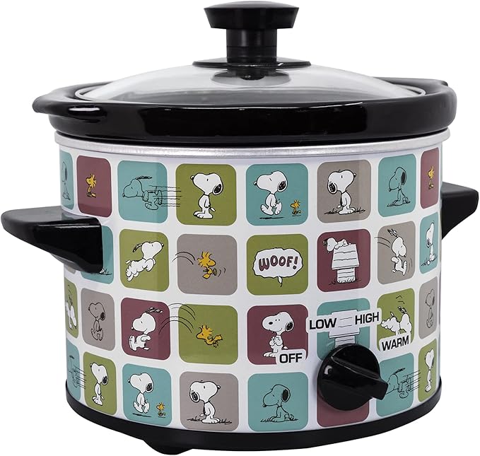 Uncanny Brands Peanuts 2 Quart Slow Cooker- Snoopy & Woodstock Appliance
