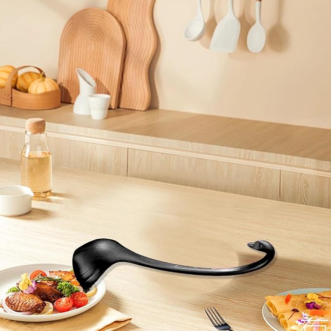 Swan Shaped Soup Ladle, Practical PP Material Long Handle Soup Spoon with Tray Lightweight Large Capacity Swan Shaped Soup Ladle for Home Kitchen (Black)