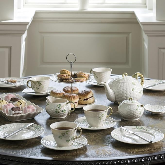 Belleek Classic Shamrock Fine Parian China Tea Pot - 35 oz Irish Handmade Loose Leaf Teapot - Microwave Safe Ceramic Tea Pot - Porcelain Teapot for Tea Service, Decorative Teapots & Coffee Servers