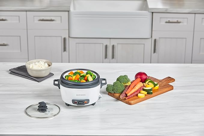 BLACK+DECKER Rice Cooker 6-Cup (Cooked) with Steaming Basket, Removable Non-Stick Bowl, White