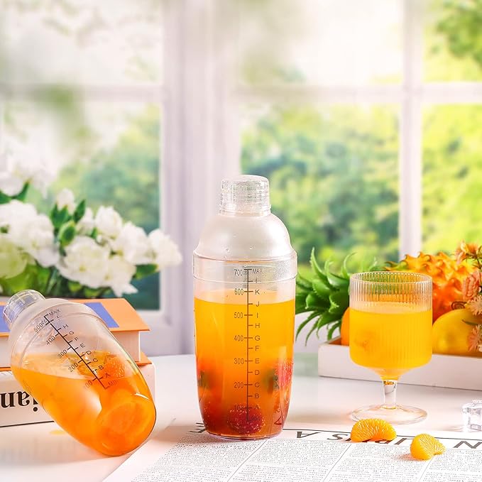 Lallisa 12 Pcs Plastic Cocktail Shaker Drink Mixer with Scales and Strainer Top Clear Shaker Cup with Measurement Plastic Bar Mixing Tool for Tea Coffee Bubble Tea Milk(550 Cc/ 19 oz)