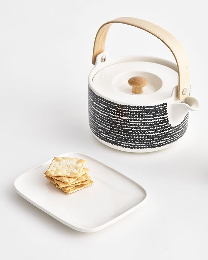 MARIMEKKO Oiva Räsymatto Stoneware Teapot — Refine Your Kitchen Décor with Our Iconic Black & White Stoneware — Stylish Ceramic Teapot with Tea Infuser Lid (26.63 oz)