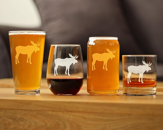 Moose - 16 oz Pint Glass for Beer - Cabin Themed Gifts or Rustic Decor for Men and Women - Fun Drinking or Party Glasses
