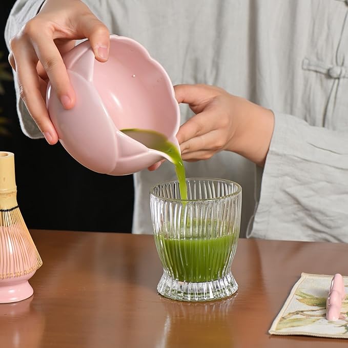 8 traditional matcha bowls with spouts, ceramic matcha bowls (Chawan), matcha mixing bowls for stirring matcha, tulip style (pink)