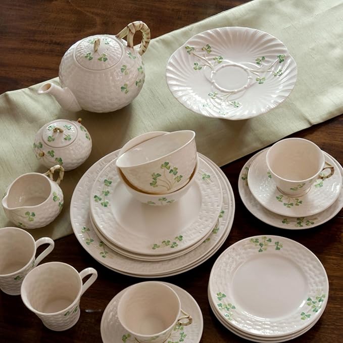 Belleek Classic Shamrock Fine Parian China Tea Pot - 35 oz Irish Handmade Loose Leaf Teapot - Microwave Safe Ceramic Tea Pot - Porcelain Teapot for Tea Service, Decorative Teapots & Coffee Servers
