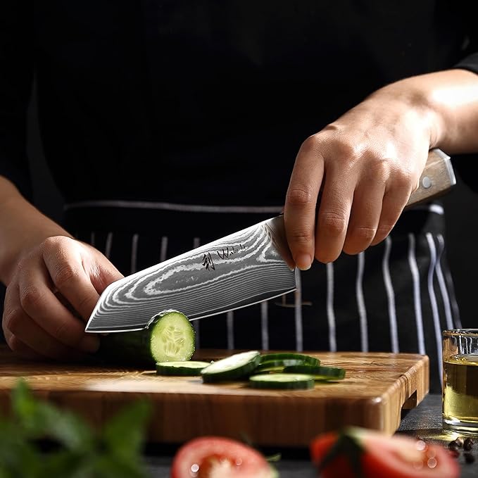 WakoliCDamascus Kiritsuke Knife – Full Tang Chef Knife | 6-Inch Blade Made of 67-Layer Damascus Steel with VG10 Core | Walnut Wood Handle | Sharp, Durable, Gift Box Included