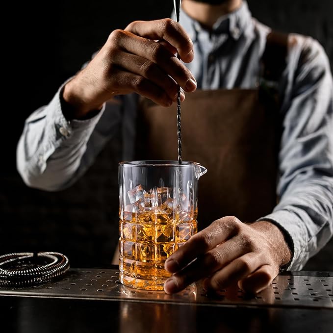 Cocktail Mixing Glass, 18.5oz Crystal Mixing Glass, Thick Bottom Bar Stirring Pitcher for Whiskey Manhattan Martini