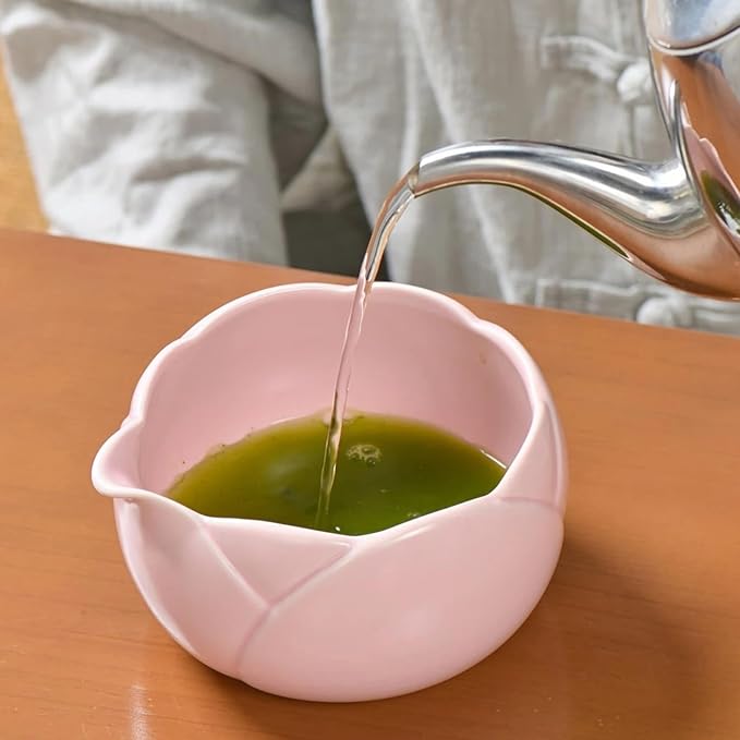 8 traditional matcha bowls with spouts, ceramic matcha bowls (Chawan), matcha mixing bowls for stirring matcha, tulip style (pink)