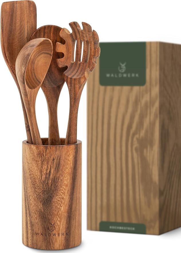 WALDWERK Wooden Spoons for Cooking – 4-Piece Kitchen Utensils Set with Teak Wood Spoons, Spatula, Pasta Server & Holder – Wooden Utensil Set – Cooking Utensils – Utensil Sets - Non Toxic