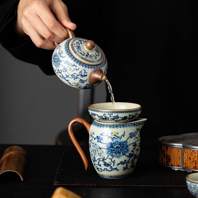 Chinese Tea Pot Sets,10 Pcs Portable Ceramic Cup for Tea, White And Blue Tea Kettle Set,Including 1 Teapot, 1 Tea Strainer, 7 Tea Cups, Asian Tea Sets For Adult,Home,gifing,Tea Lover And Office
