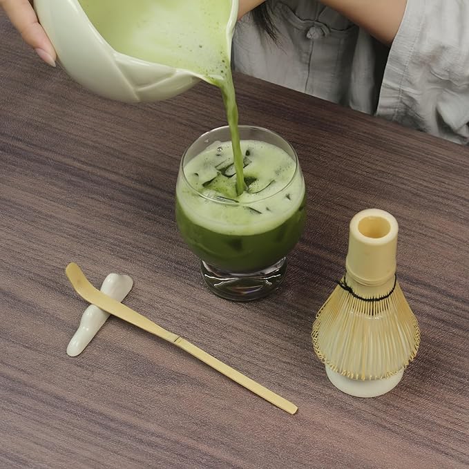 8 traditional matcha bowls with spouts, ceramic matcha bowls (Chawan), matcha mixing bowls for stirring matcha, tulip style