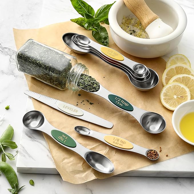 Spring Chef Stainless Steel Magnetic Measuring Spoons Set of 8 with Leveler, Metal Teaspoon & Tablespoon Measure Spoons Set for Baking & Cooking, Stackable & Double Sided Kitchen Gadgets - Very Merry