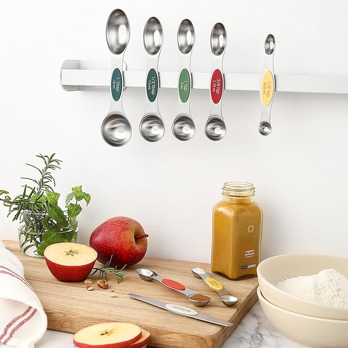Spring Chef Stainless Steel Magnetic Measuring Spoons Set of 8 with Leveler, Metal Teaspoon & Tablespoon Measure Spoons Set for Baking & Cooking, Stackable & Double Sided Kitchen Gadgets - Very Merry