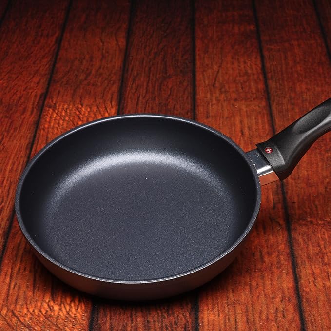 Swiss Diamond 8 Inch Frying Pan Nonstick Diamond Frying Pan, Aluminum Coated Skillet, Dishwasher Safe and Oven Safe Fry Pans with Ergonomic Handle