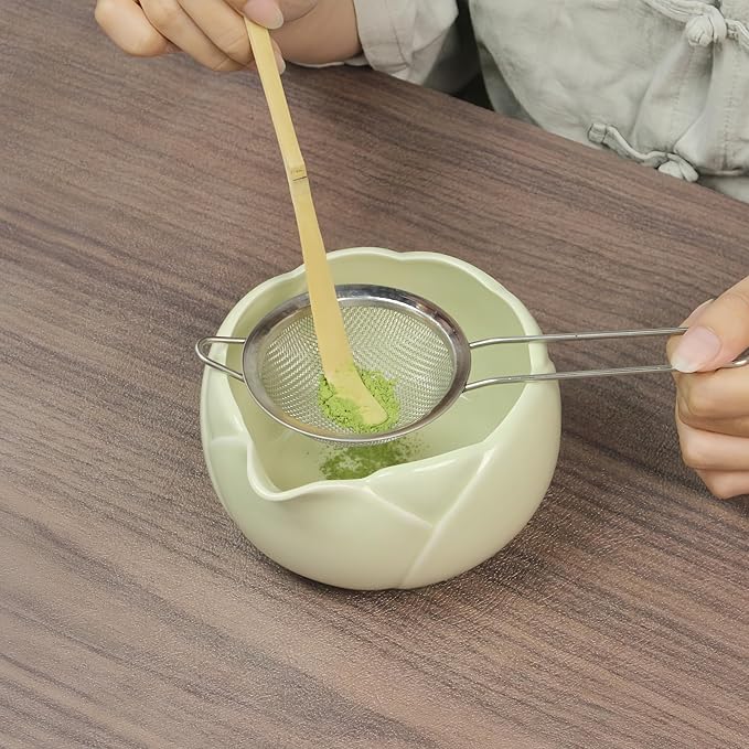 8 traditional matcha bowls with spouts, ceramic matcha bowls (Chawan), matcha mixing bowls for stirring matcha, tulip style