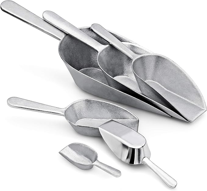 New Star Foodservice 34660 One-Piece Cast Aluminum Flat Bottom Bar Ice Flour Utility Scoop, 4-Ounce, SIlver