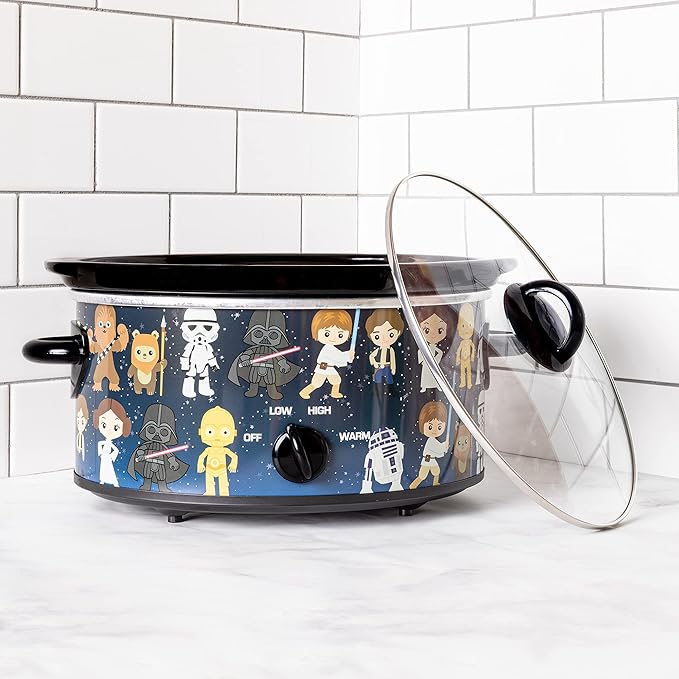 Uncanny Brands Star Wars 5 Quart Slow Cooker- Easy Cooking Across the Galaxy- Kitchen Appliance