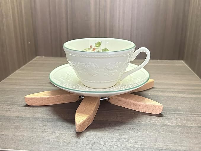 Wooden Trivets for Hot Dishes Mat Coasters Pot Plate Bowl Teapot for Kitchen Natural Foldable Stackable Christmas Tree (Beech Wood)