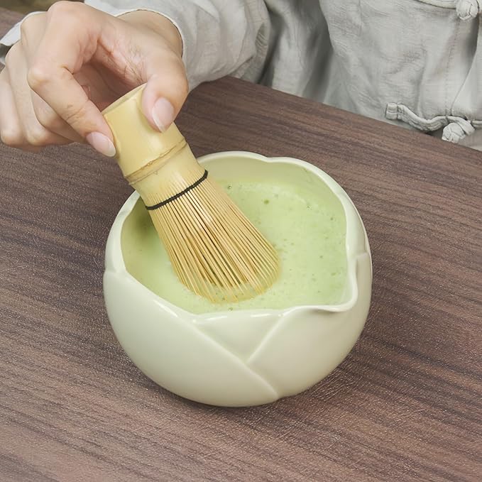 8 traditional matcha bowls with spouts, ceramic matcha bowls (Chawan), matcha mixing bowls for stirring matcha, tulip style