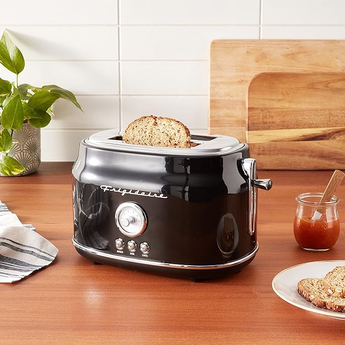 Frigidaire ETO102-WHITE, 2 Slice Toaster, Retro Style, Wide Slot for Bread, English Muffins, Croissants, and Bagels, 5 Adjustable Toast Settings, Cancel and Defrost, 900w, Black