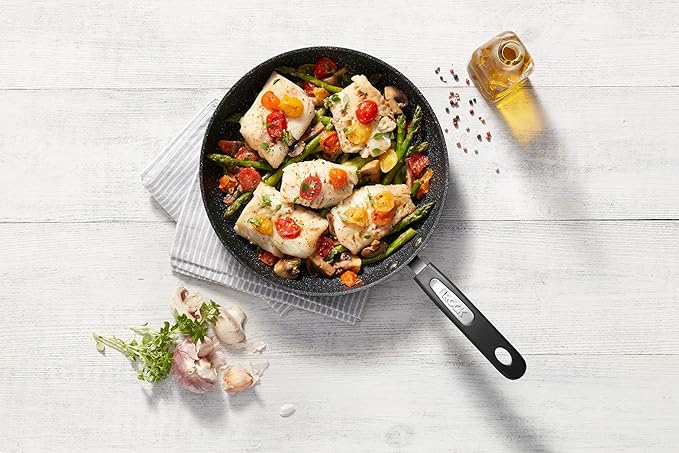 Starfrit The Rock 28 cm (11") Non-Stick Fry Pan - Durable Forged Aluminum - Oven Safe - PFOA Free - Easy to Clean - Black