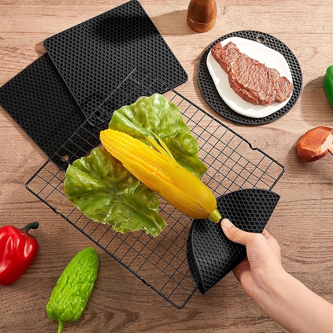 Dandat 24 Pcs Silicone Trivets Mats Bulk Silicone Pot Holders Hot Dishes Multipurpose Non Slip Hot Pads Heat Resistant Mat for Kitchen Countertops Table Restaurants Church Gatherings(Black)